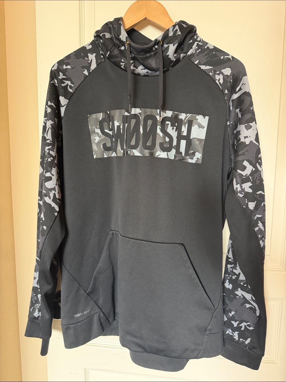 Nike Men's Black & Gray Camo Crewneck Hoodie Sweater